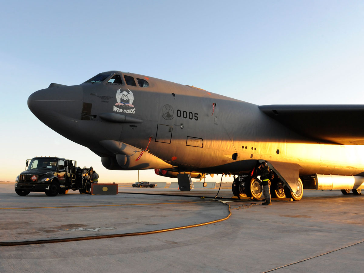 B-52flightline.jpg